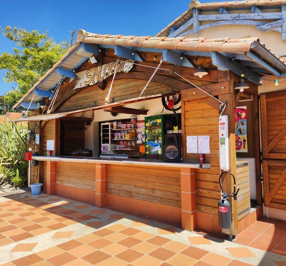 Camping Insolite Le Haut Village Saint-Michel-Chef-Chef Ngoại thất bức ảnh