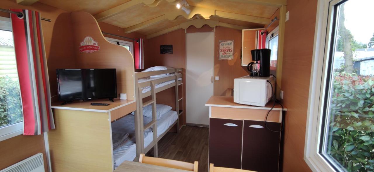 Camping Insolite Le Haut Village Saint-Michel-Chef-Chef Ngoại thất bức ảnh