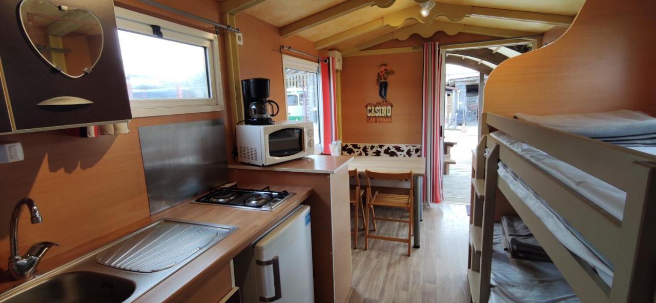 Camping Insolite Le Haut Village Saint-Michel-Chef-Chef Ngoại thất bức ảnh