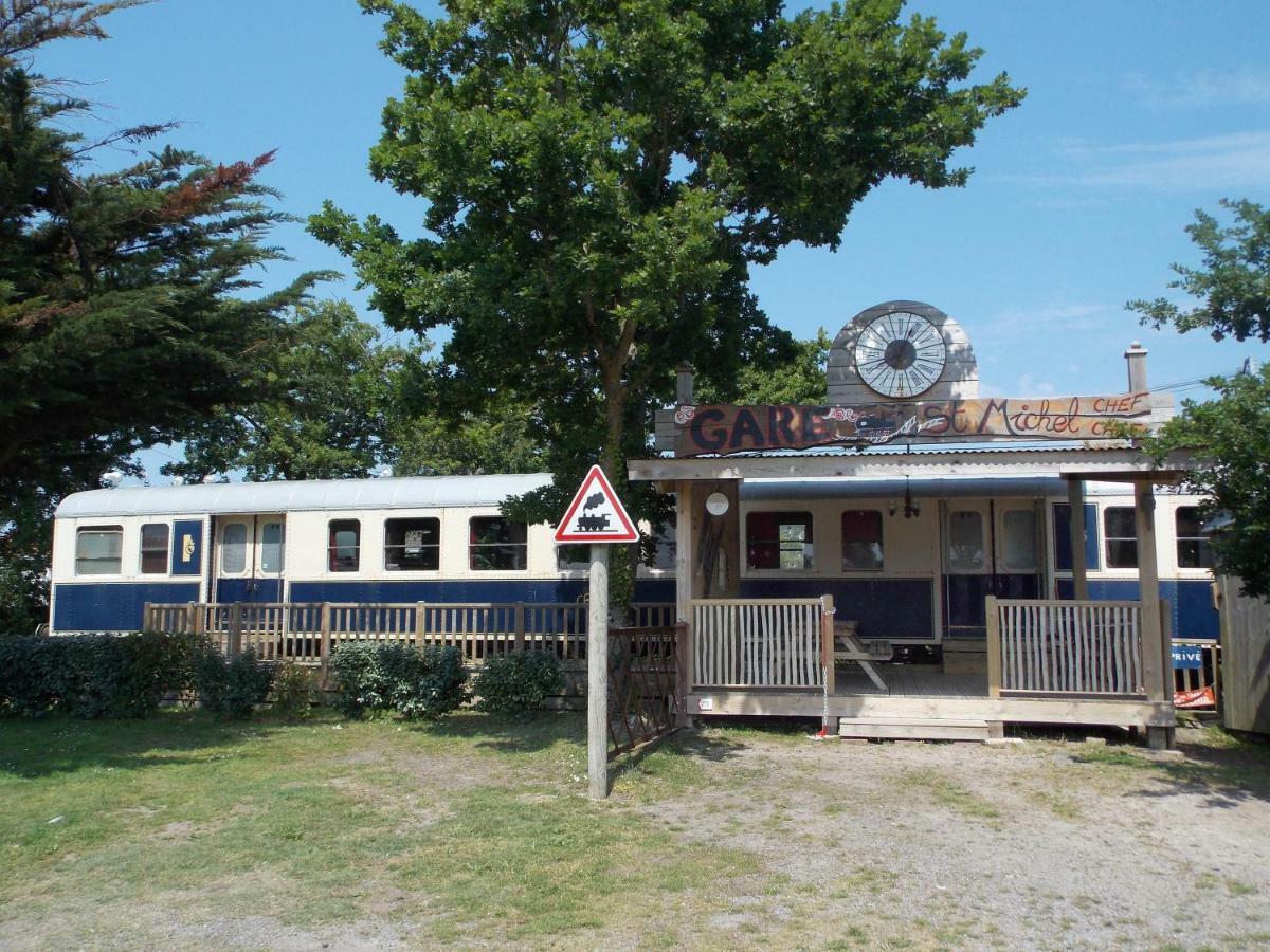 Camping Insolite Le Haut Village Saint-Michel-Chef-Chef Ngoại thất bức ảnh