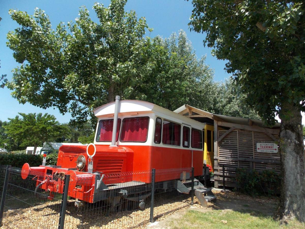 Camping Insolite Le Haut Village Saint-Michel-Chef-Chef Ngoại thất bức ảnh