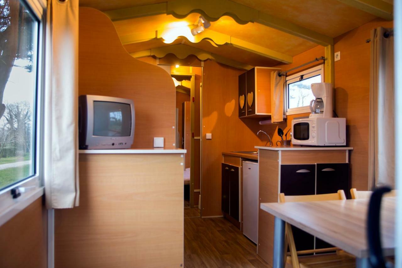 Camping Insolite Le Haut Village Saint-Michel-Chef-Chef Ngoại thất bức ảnh