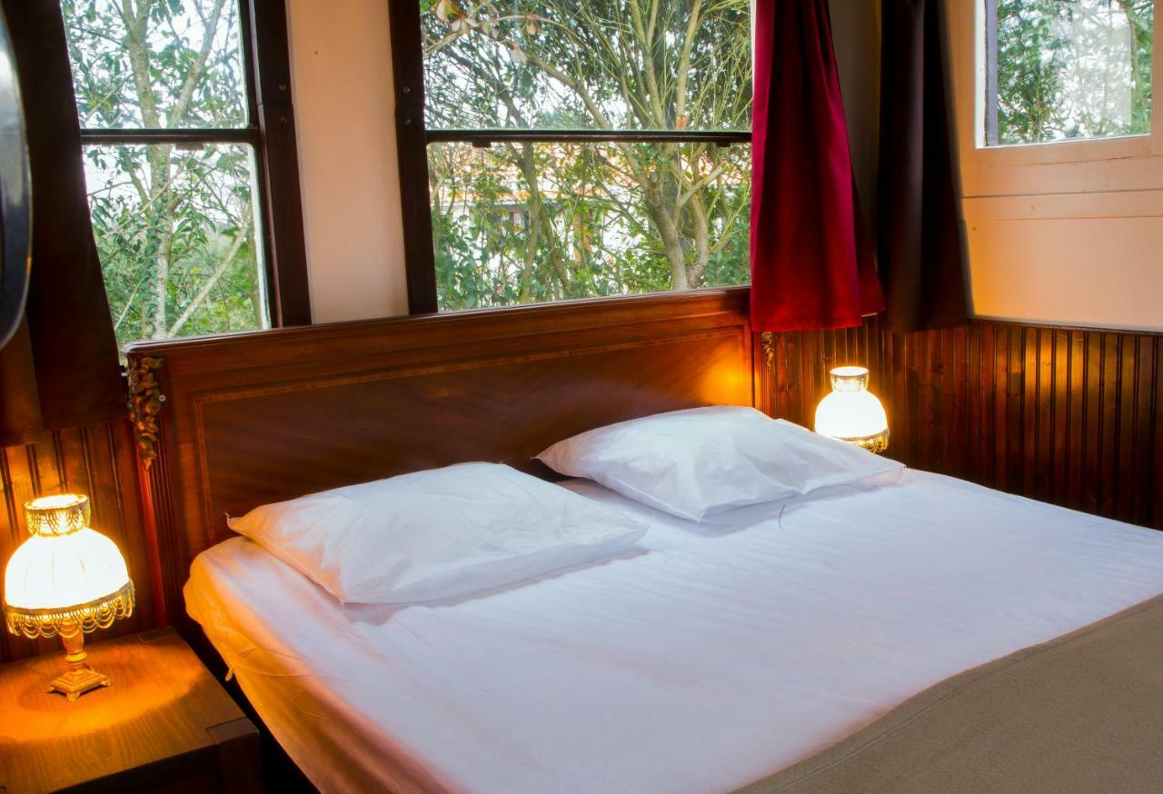 Camping Insolite Le Haut Village Saint-Michel-Chef-Chef Ngoại thất bức ảnh