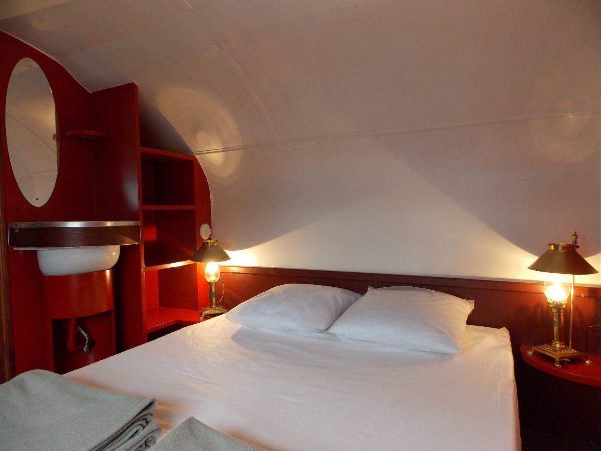 Camping Insolite Le Haut Village Saint-Michel-Chef-Chef Ngoại thất bức ảnh