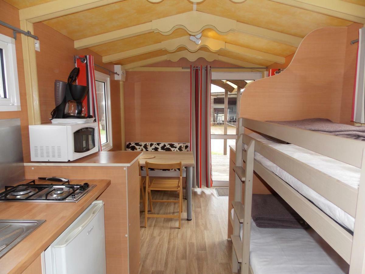 Camping Insolite Le Haut Village Saint-Michel-Chef-Chef Ngoại thất bức ảnh