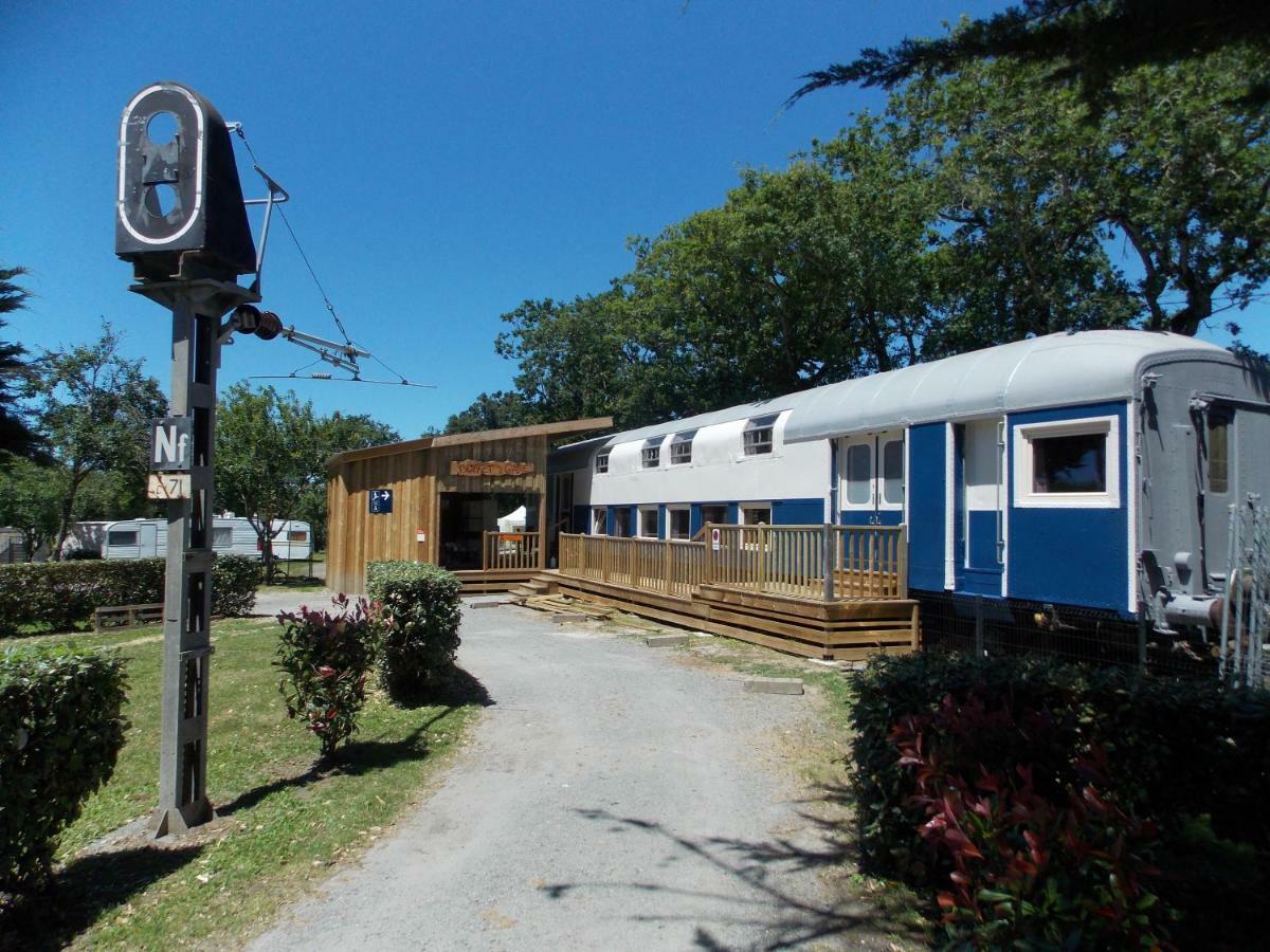 Camping Insolite Le Haut Village Saint-Michel-Chef-Chef Ngoại thất bức ảnh